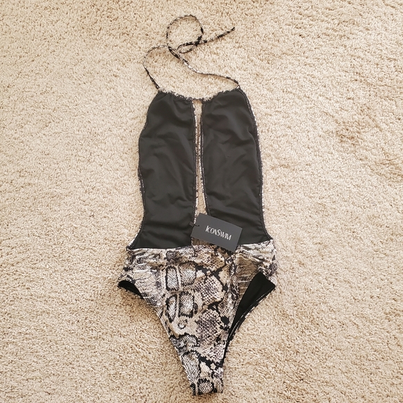 Iconswim Women's Swimsuit-Snakeskin Size Medium - Picture 5 of 6